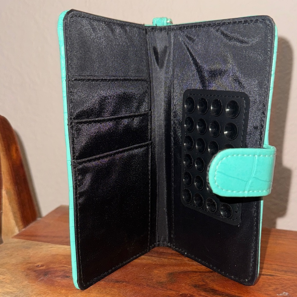 Turquoise Crocodile-Embossed Key & Card Holder - Picture 4 of 4